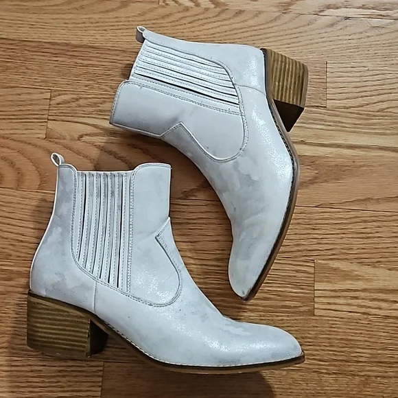 Corkys | Shoes | Boutique By Corkys Starboard White Boots Sz  display picture 3